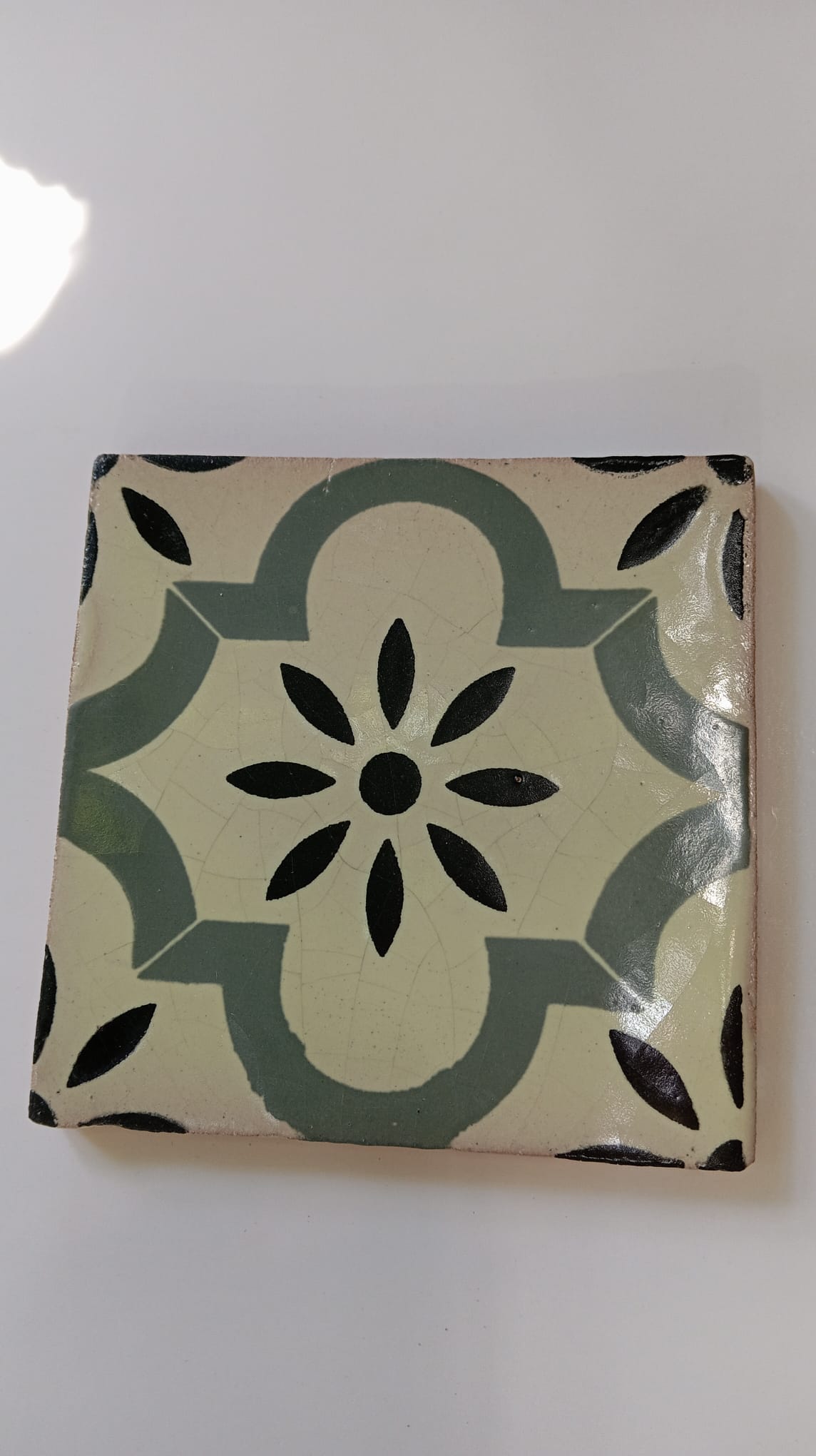 אריח קרמיקה מעוצב דגם 32