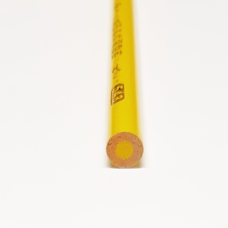 עפרון לסימון בדים בצבע צהוב